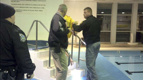 Encuentran a una fugitiva bañándose en un 'jacuzzi' con el uniforme de la cárcel puesto