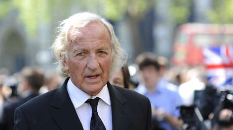 John Pilger: El bombardeo de los medios occidentales a Rusia es un "absurdo grotesco"