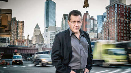 Un empresario regala 200.000 millas de viajero a extraños para que regresen a casa para la Navidad