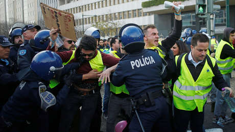 "Esto se va a complicar, el pueblo está sufriendo": Los 'chalecos amarillos' se expanden por Europa