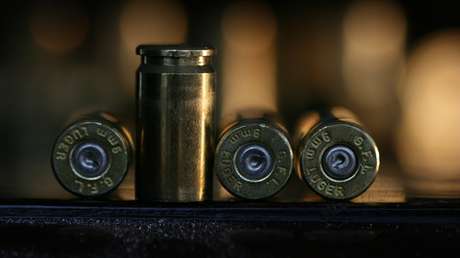 Una bala perdida mata a un hombre durante una fiesta de Navidad en EE.UU.