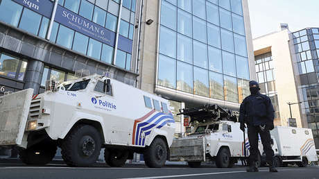 Un hombre abre fuego con un kaláshnikov en un restaurante en Bruselas (FOTOS)
