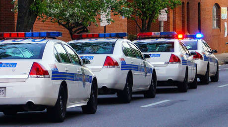 VIDEO: Un coche de Policía atropella a una mujer sintecho y se da a la fuga en EE.UU.