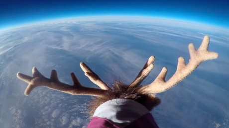 VIDEO: Así se siente Santa Claus en su trineo volador