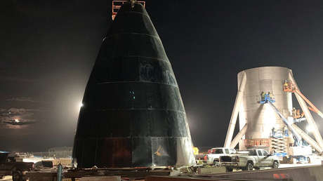 FOTO: Elon Musk presenta la 'nave estelar' con la que SpaceX volará a Marte