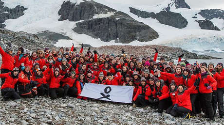 Mujeres científicas de 35 países viajan a la Antártida para estudiar el cambio climático
