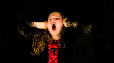 VIDEO: Este es el espantoso efecto de los fuegos artificiales en niños autistas