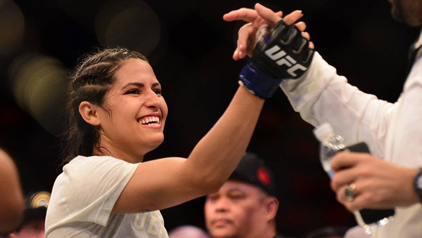 Una mala idea: Intenta robarle el móvil a una luchadora de la UFC y sale malparado (FOTO)