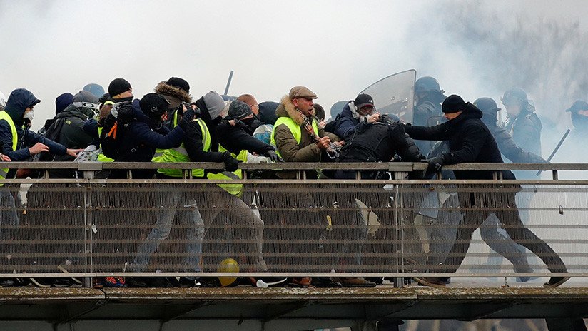 Recaudan 120.000 euros para el boxeador que golpeó a policías durante las protestas en París