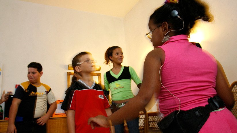 El programa cubano de implantes cocleares devuelve la audición a cientos de niños