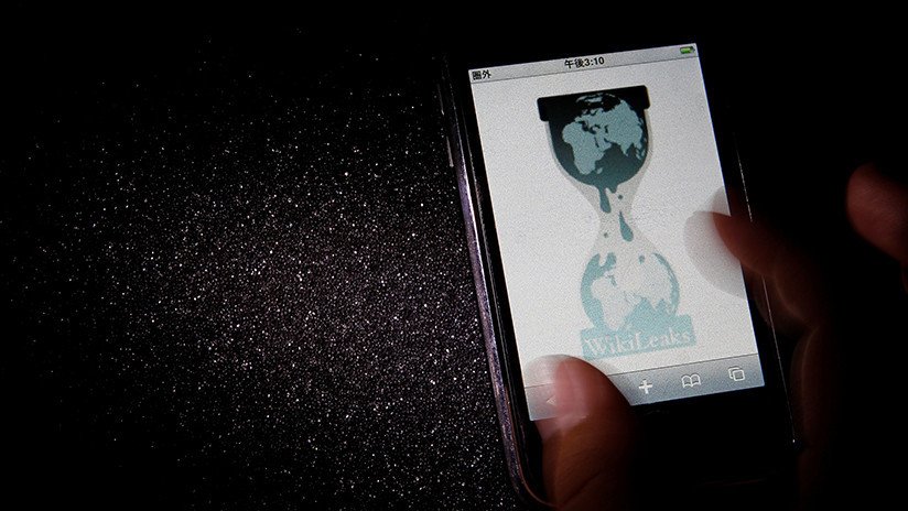 Pence lamenta la prisión de dos reporteros y WikiLeaks replica que EE.UU. mató a dos "periodistas"