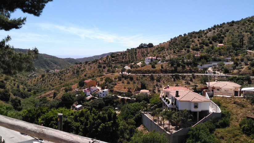 Se complica la búsqueda del niño de dos años que cayó en un pozo más de 100 metros en España