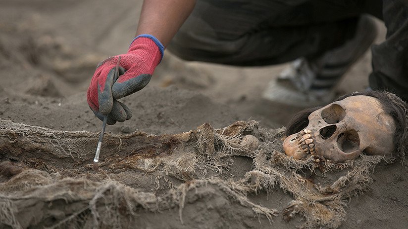 Arqueólogos en Perú hallan restos de 132 niños sacrificados por una antigua tribu