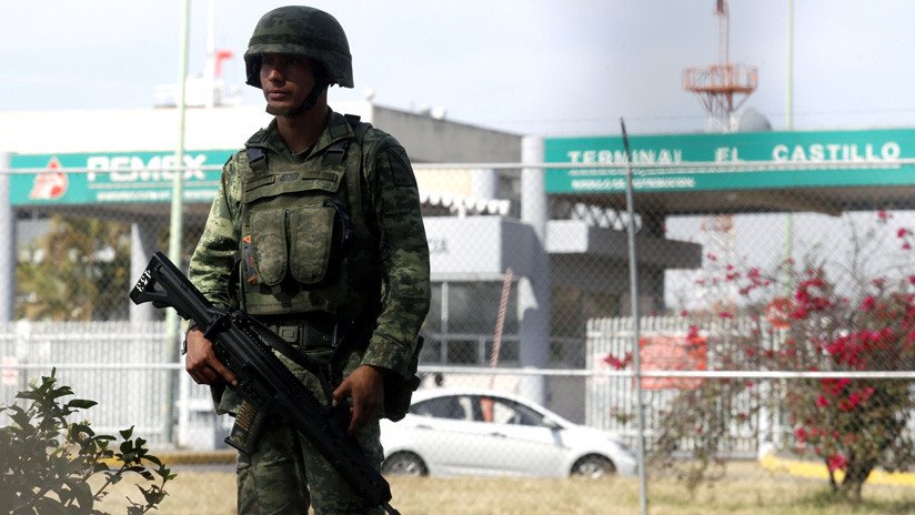 El robo de combustible en México: Una industria de crimen organizado y lavado de dinero