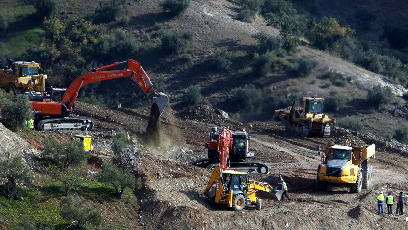 Comienzan los trabajos de perforación para sacar a Julen, el niño español que cayó a un pozo