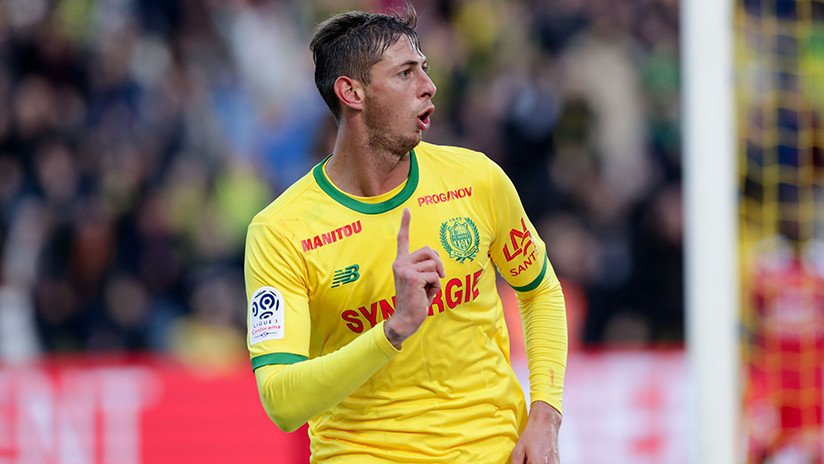 Un futbolista argentino viaja en el avión desaparecido sobre el canal de la Mancha