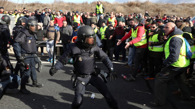 Todo sobre el conflicto en España de los taxistas con Uber y Cabify 