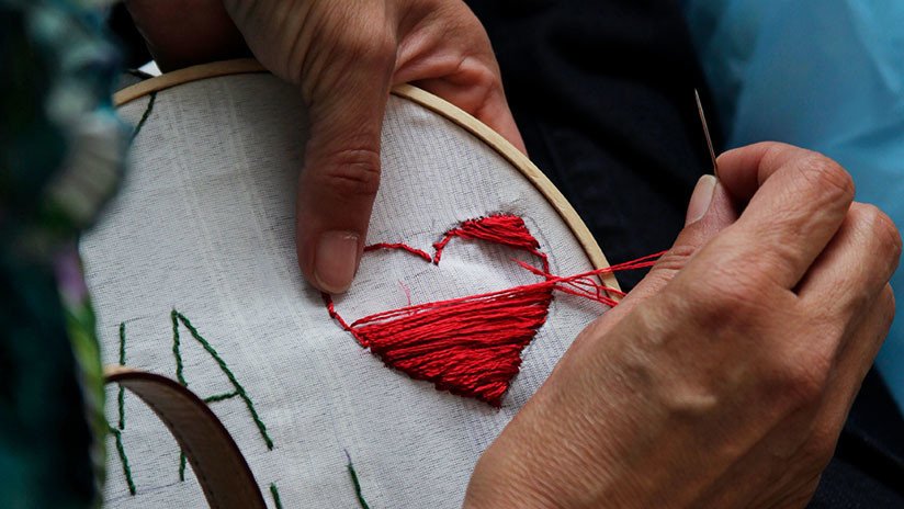Bordar para no olvidar: Las manos que tejen un memorial por las víctimas de la violencia en México