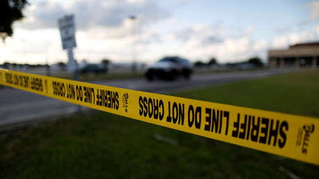 Ofrecen 50.000 dólares a quien entregue al hombre que mató a una niña frente a su madre en Texas