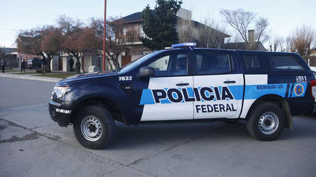 Dos policías argentinos atienden una denuncia por asalto en una fábrica y terminan robándola ellos