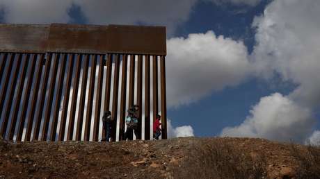 Trump: "Tendremos que construir un muro de acero"