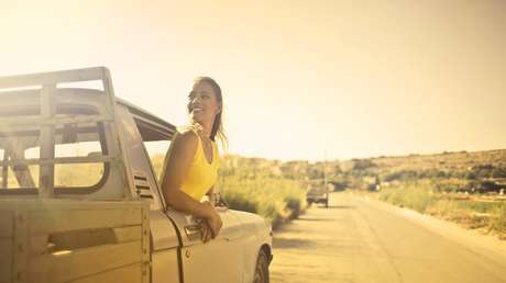 Como en 'Los Simpson': Convierten una camioneta en una piscina y refrescan el pueblo (VIDEO)