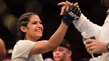 Una mala idea: Intenta robarle el móvil a una luchadora de la UFC y sale malparado (FOTO)