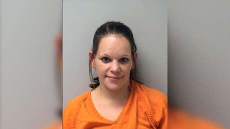 EE.UU.: Acusan de homicidio a una niñera que devolvió a un bebé muerto y simuló que estaba dormido