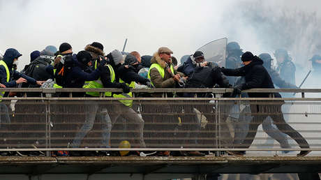 Recaudan 120.000 euros para el boxeador que golpeó a policías durante las protestas en París