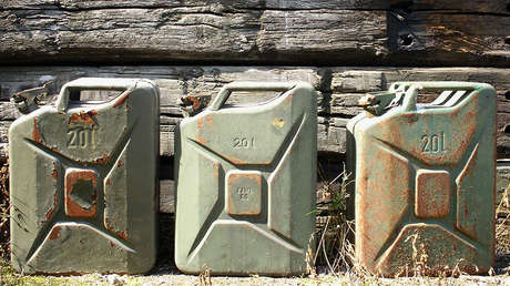 Australia: Dos ladrones rocían con gasolina a un niño y amenazan con quemarlo delante de su madre