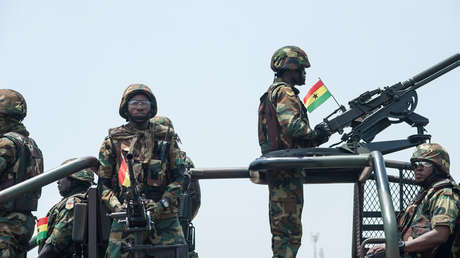 VIDEO: África muestra sus avances militares con exoesqueletos y robots de fabricación propia