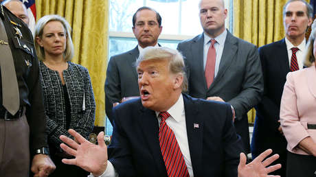 Trump afirma que el muro fronterizo es una solución "medieval" pero funcional