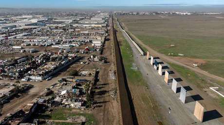 Trump: "Nunca dije que México nos iba a firmar un cheque para pagar el muro"