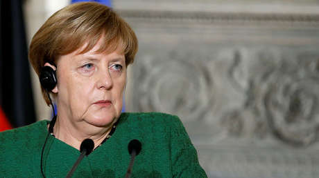 Merkel "inspecciona el desierto que creó": Varoufakis critica la visita de la canciller a Grecia