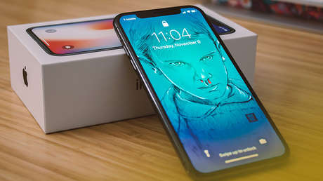 'No es oro todo lo que reluce': Gana un iPhone y al abrirlo se lleva dos sorpresas seguidas (VIDEO)