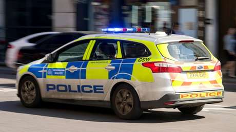 FOTO: Roba las luces de una patrulla pero queda captado por las cámaras y ahora lo busca la Policía