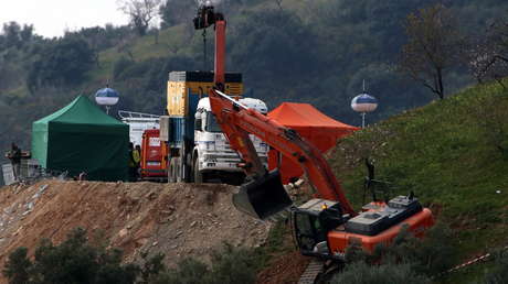 Encuentran pelo del pequeño de dos años que cayó en un pozo en España