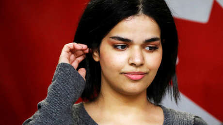 FOTOS: Joven saudita que huyó de su país inicia una nueva vida con vestido corto y comiendo tocino