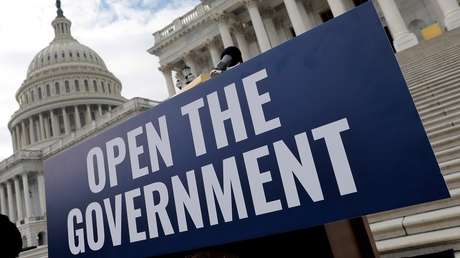 ¿Quién recibe su salario a pesar del 'shutdown' en EE.UU. y quién debe apretarse el cinturón?