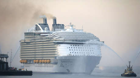 Un adolescente muere al caer de un crucero mientras intentaba entrar a su camarote por el balcón