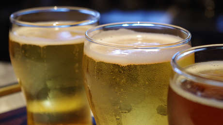 Ingresa a terapia intensiva por coma alcohólico y le salvan la vida con 15 latas de cerveza