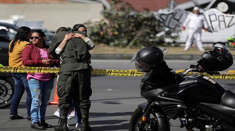 La foto del momento en que el carro bomba ingresa en la escuela policial en Bogotá