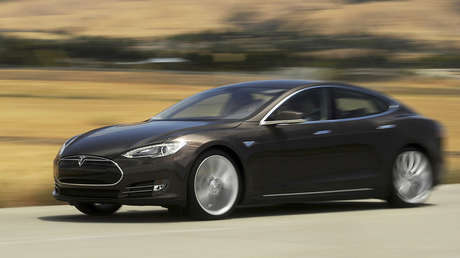 Tesla llama a revisión a unos 14.000 autos en China por problemas con los airbags