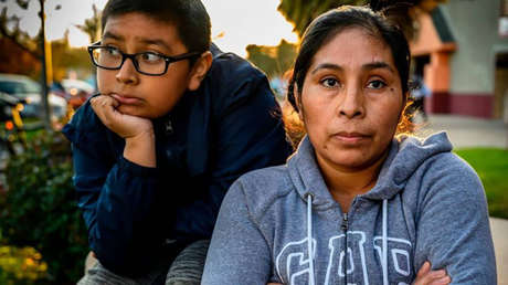 "Es EE.UU., no es México": Denuncia haber sido despedida de un restaurante por hablar español