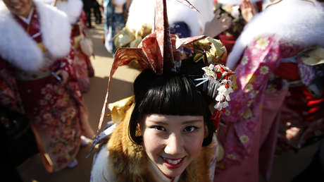 Una cantante de pop japonesa se disculpa por denunciar que fue agredida y causa indignación