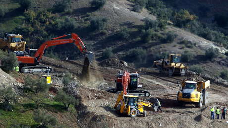 Comienzan los trabajos de perforación para sacar a Julen, el niño español que cayó a un pozo