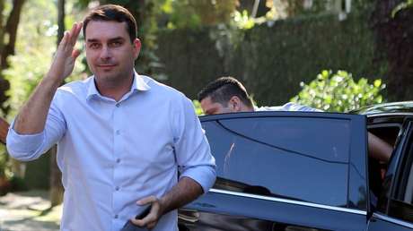 Destapan movimientos financieros sospechosos en las cuentas del hijo de Bolsonaro