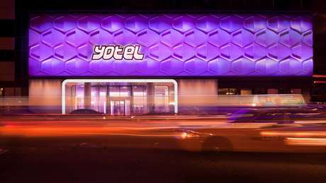 "No mires detrás de la cortina": Una pareja deja propina a la mucama antes de suicidarse en un hotel