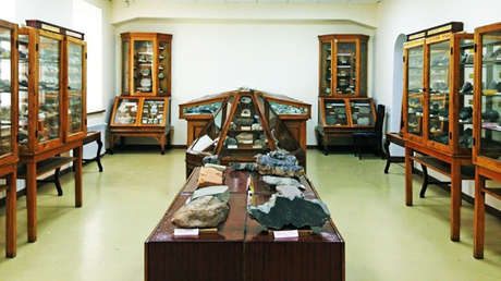 FOTO: Hallan un millonario tesoro de la última dinastía rusa oculto 80 años en una alcoba secreta