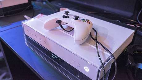 Vende la consola Xbox de su esposo por 3 dólares cuando se entera que la engañaba